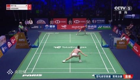 世锦赛男单决赛：石宇奇19-21昆拉武特，大比分0-1落后